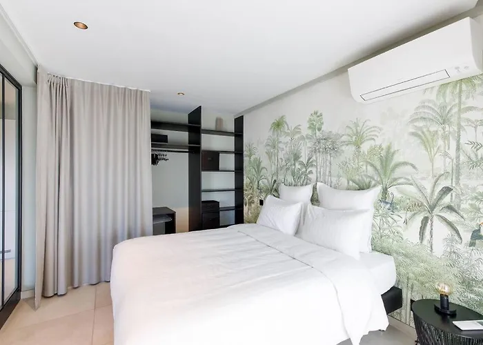 Marriott Area Superb 1 Bedroom